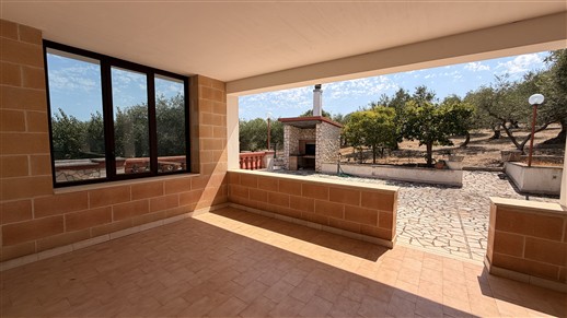 Villa Di 2 Vani, Veranda, Box. Ristrutturata, Ottimo Stato, Fotovoltaico